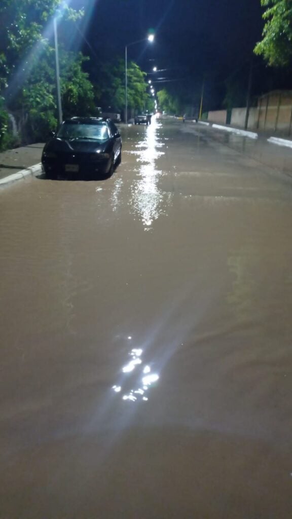 calle de Angostura inundada