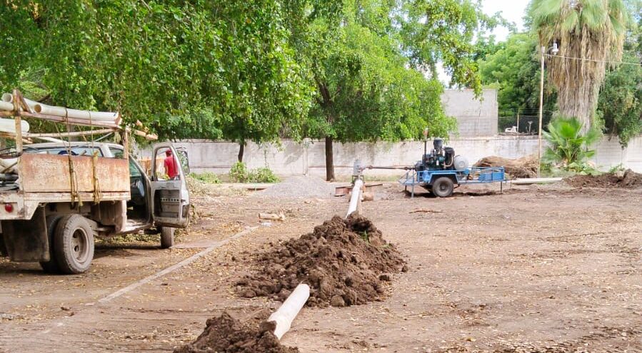 Trabajo de obras de perforación para un pozo de suministros