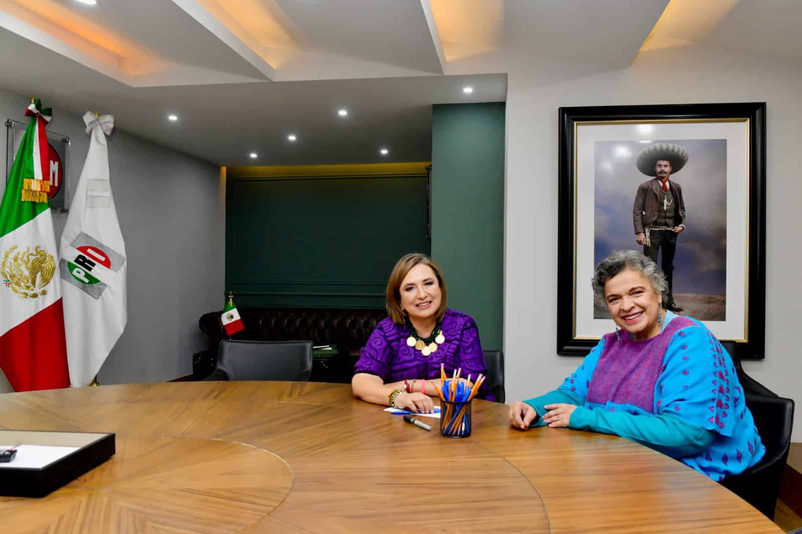 xóchitl gálvez y beatriz paredes aparecen juntas