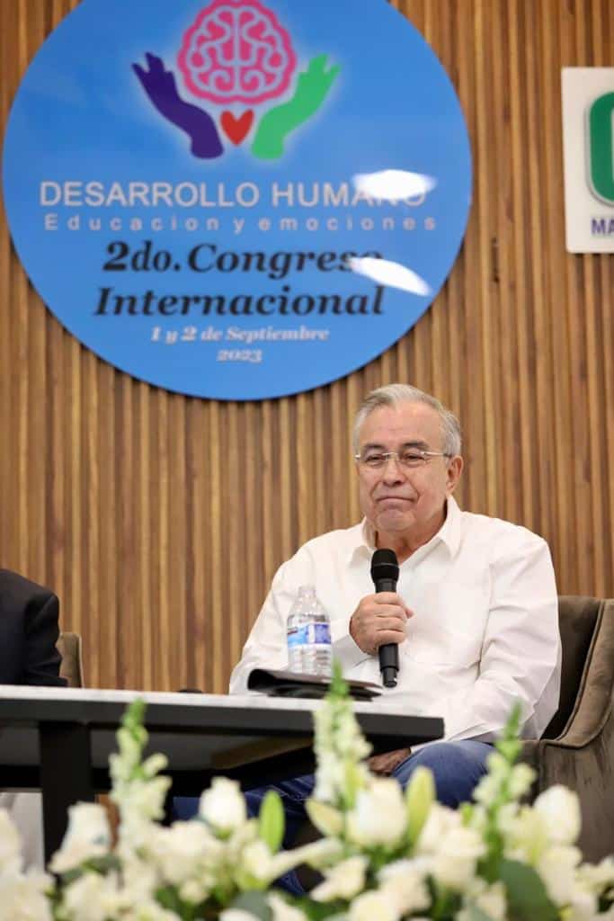 Gobernador Rubén Rocha Moya en el Congreso Internacional Desarrollo Humano, Educación y Emociones