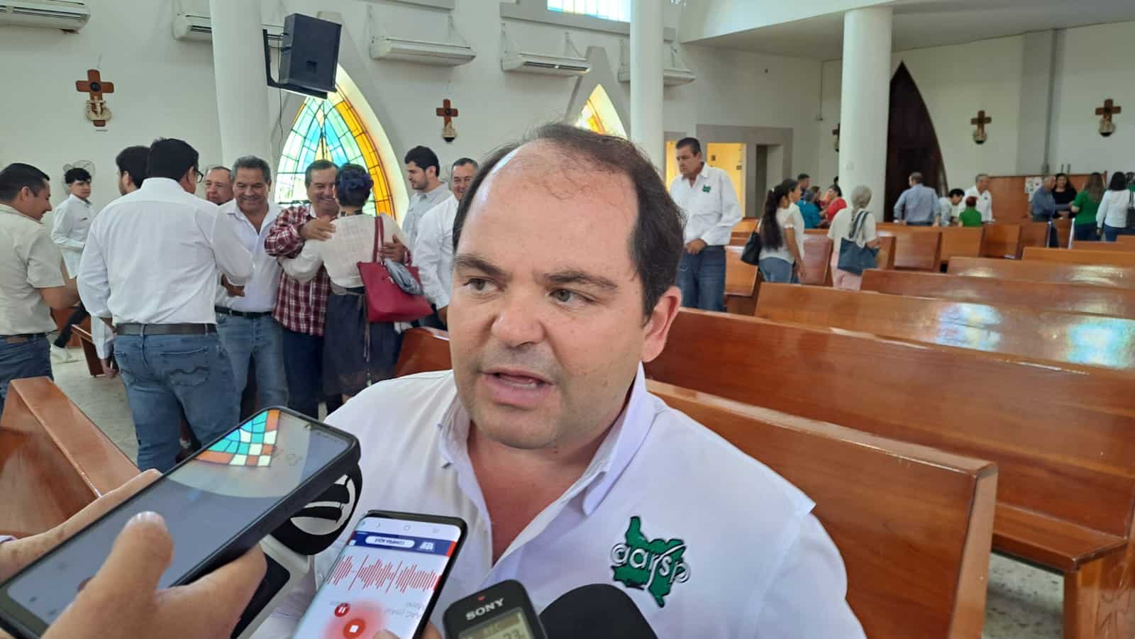 Jesús Rojo Plascencia entrevistado por medios de comunicación