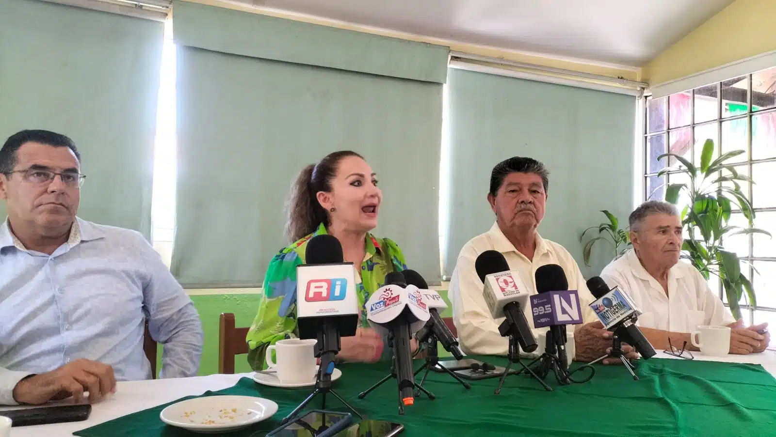 Frente Político Plural y Ciudadano de Mazatlán en rueda de prensa