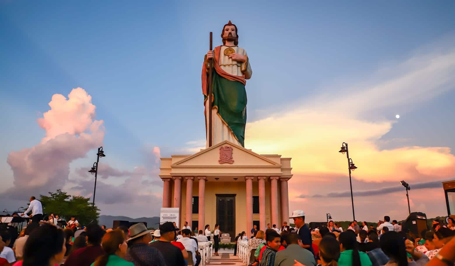 Monumento de San Judas Tadeo en el nuevo parque Mirador de Badiraguato