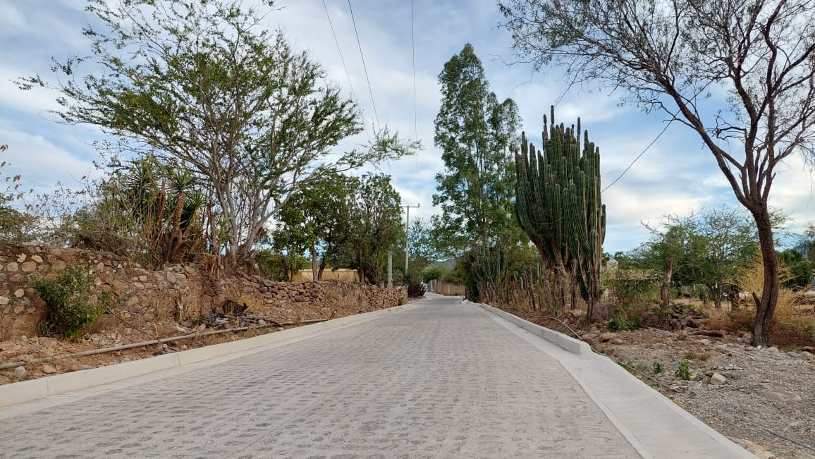 CAMINO PAVIMENTADO EN BADIRAGUATO
