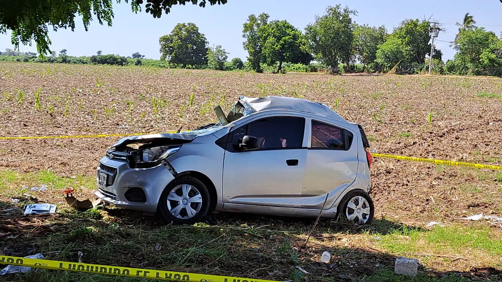 Vehículo Chevrolet Spark con daños materiales tras accidente fatal