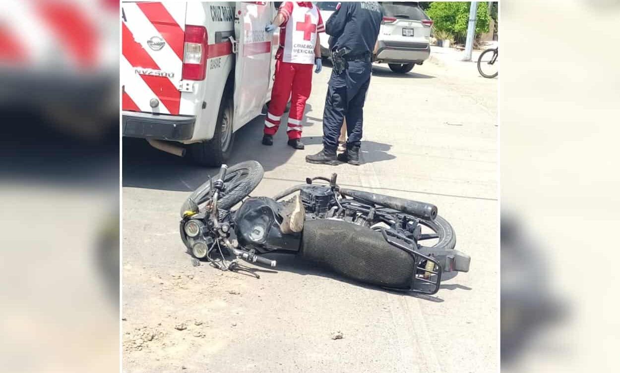 Ambulancia y motocicleta accidentada
