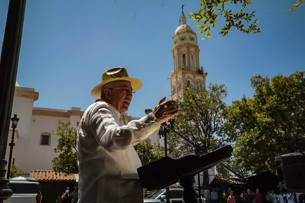 Gobernador Rubén Rocha Moya en Cosalá