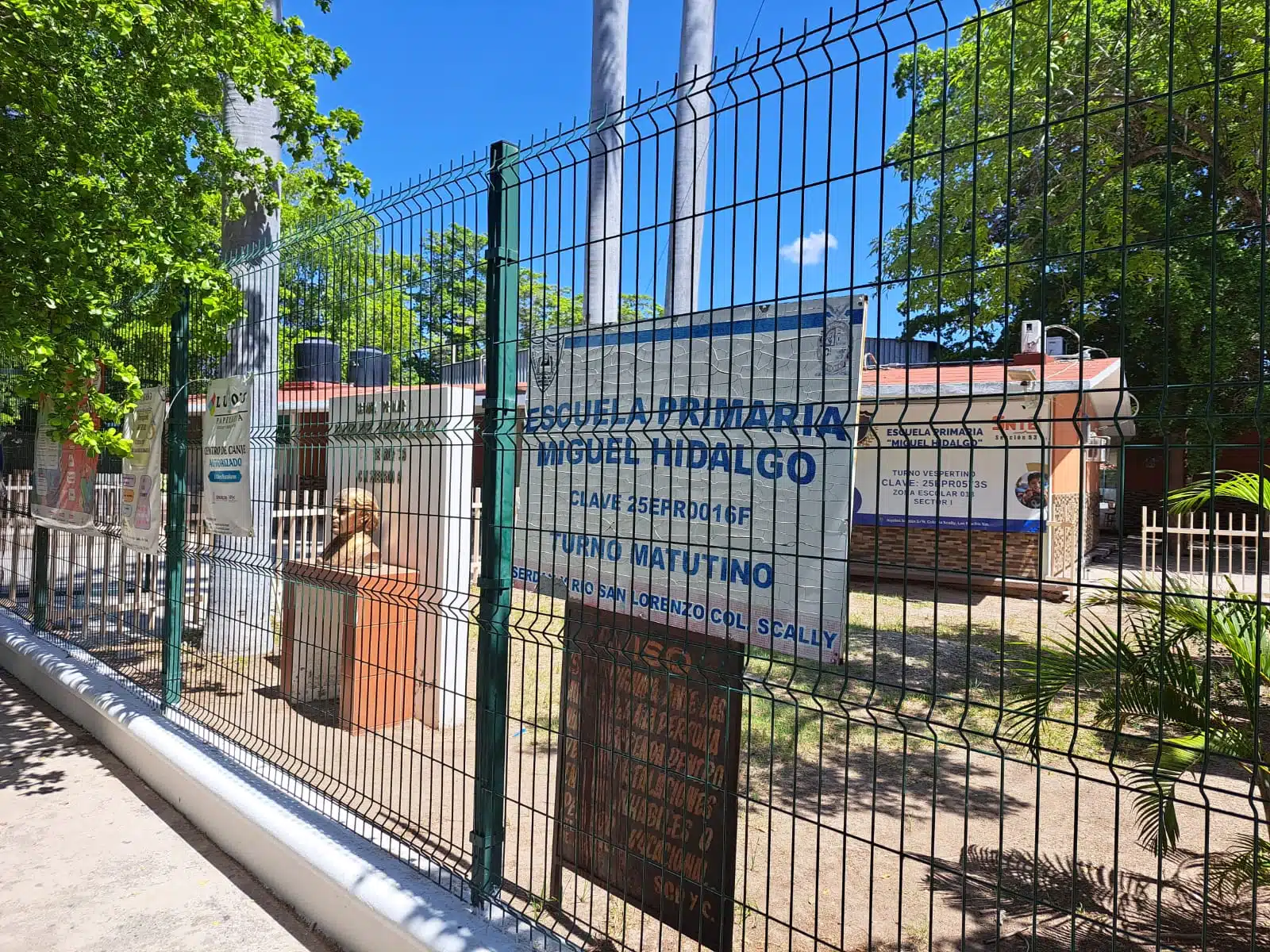 Exterior de la escuela primaria Miguel Hidalgo