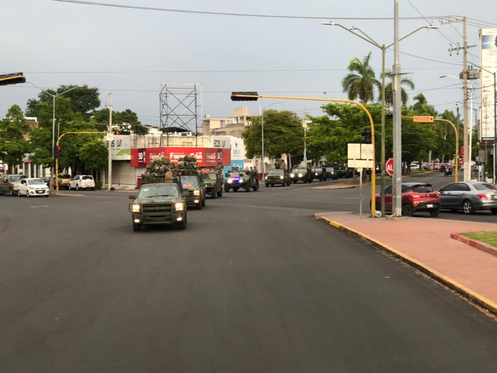Elementos del Ejército Mexicano en las calles de Culiacán