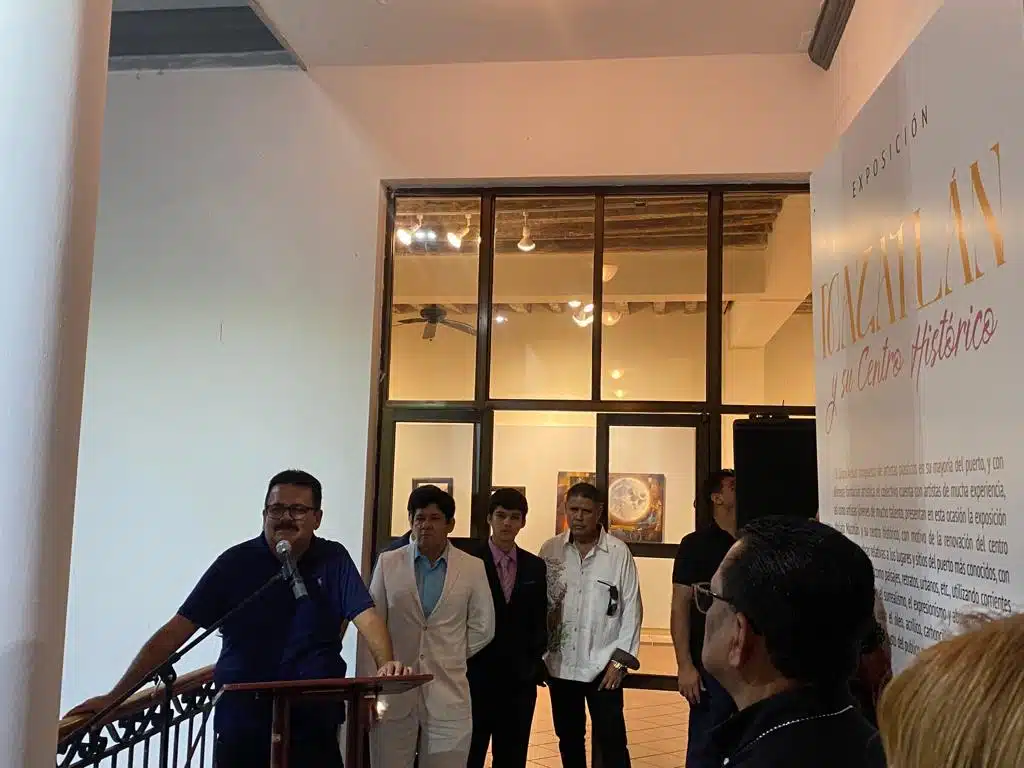 inauguran exposición de pintura Mazatlán y su Centro Histórico