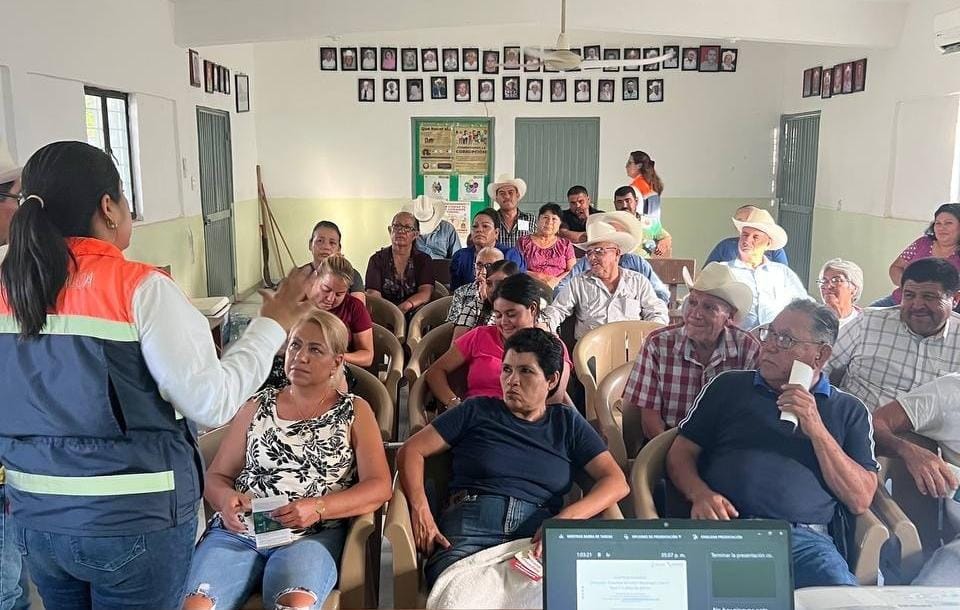 Productores de queso en la comunidad de San Fernando durante la capacitación de Coepriss