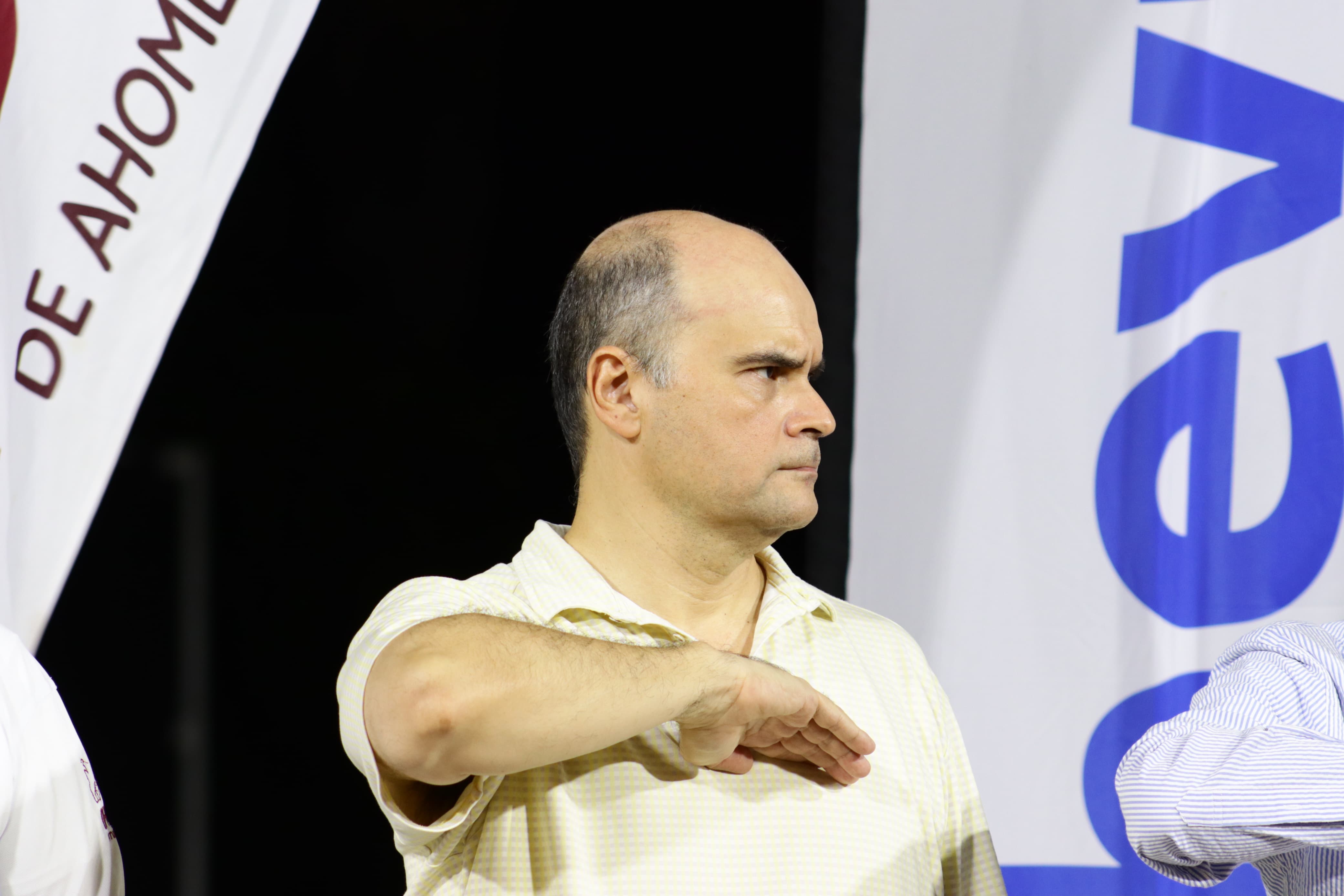 Joaquín Vega Inzunza en la inauguración de la Liga Winter League 2023 de Softbol en Ahome.