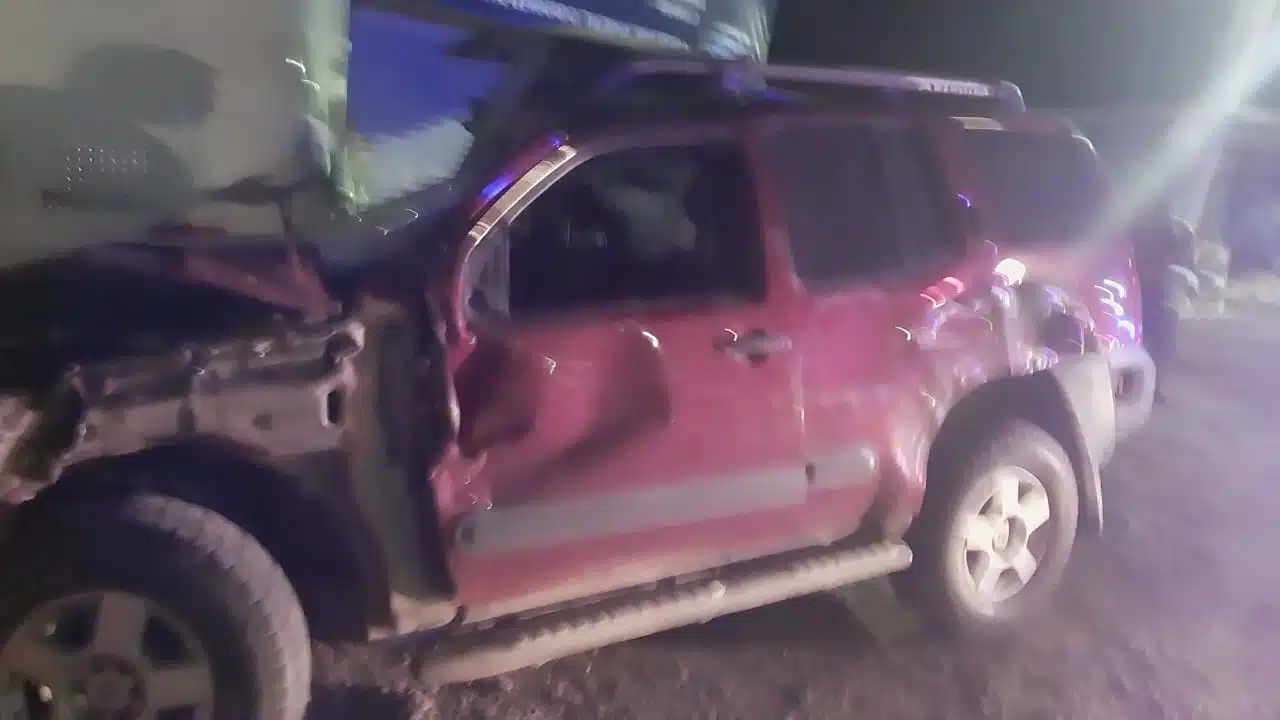 Camioneta X Terra donde viajaba una mujer que falleció en Guasave