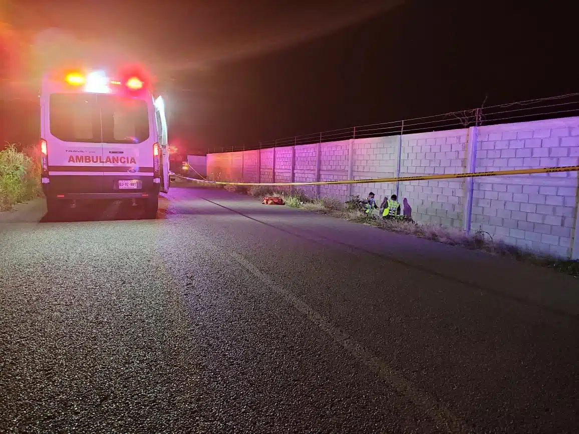 Ambulancia y paramédicos de Summaen un accidente de motocicleta donde el conductor perdió la vida