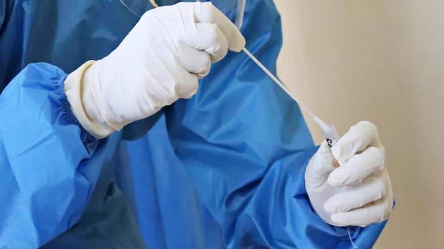 Advierte OMS por alza de hospitalizaciones y muertes por COVID-19