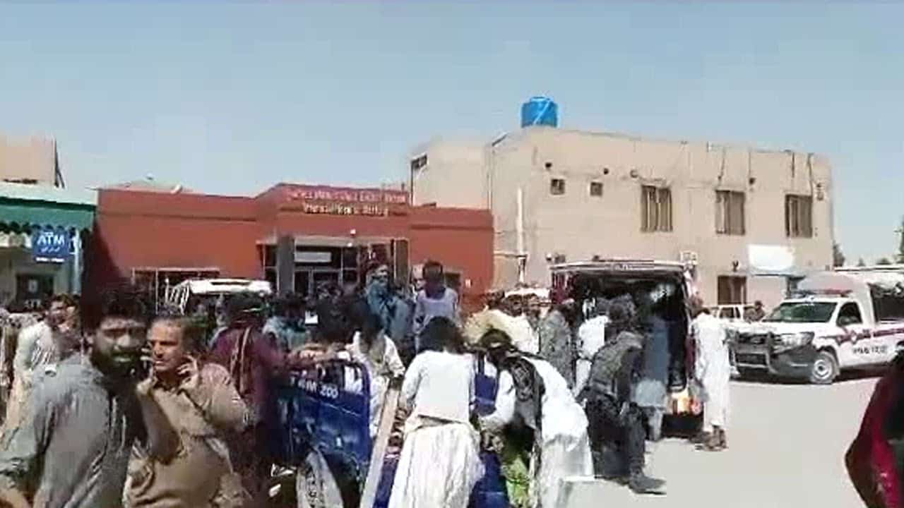 Atentado en celebración religiosa deja 52 muertos y 70 heridos en Pakistán