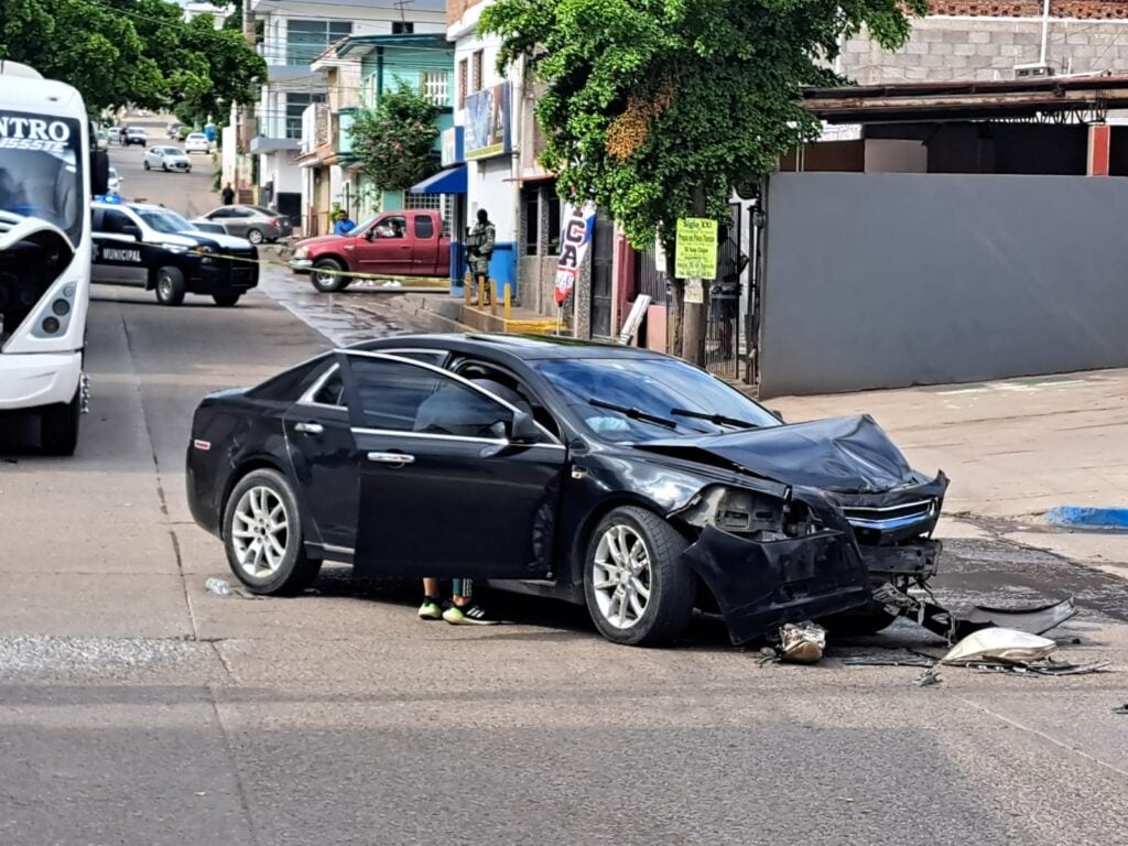 Auto Malibú Chocado