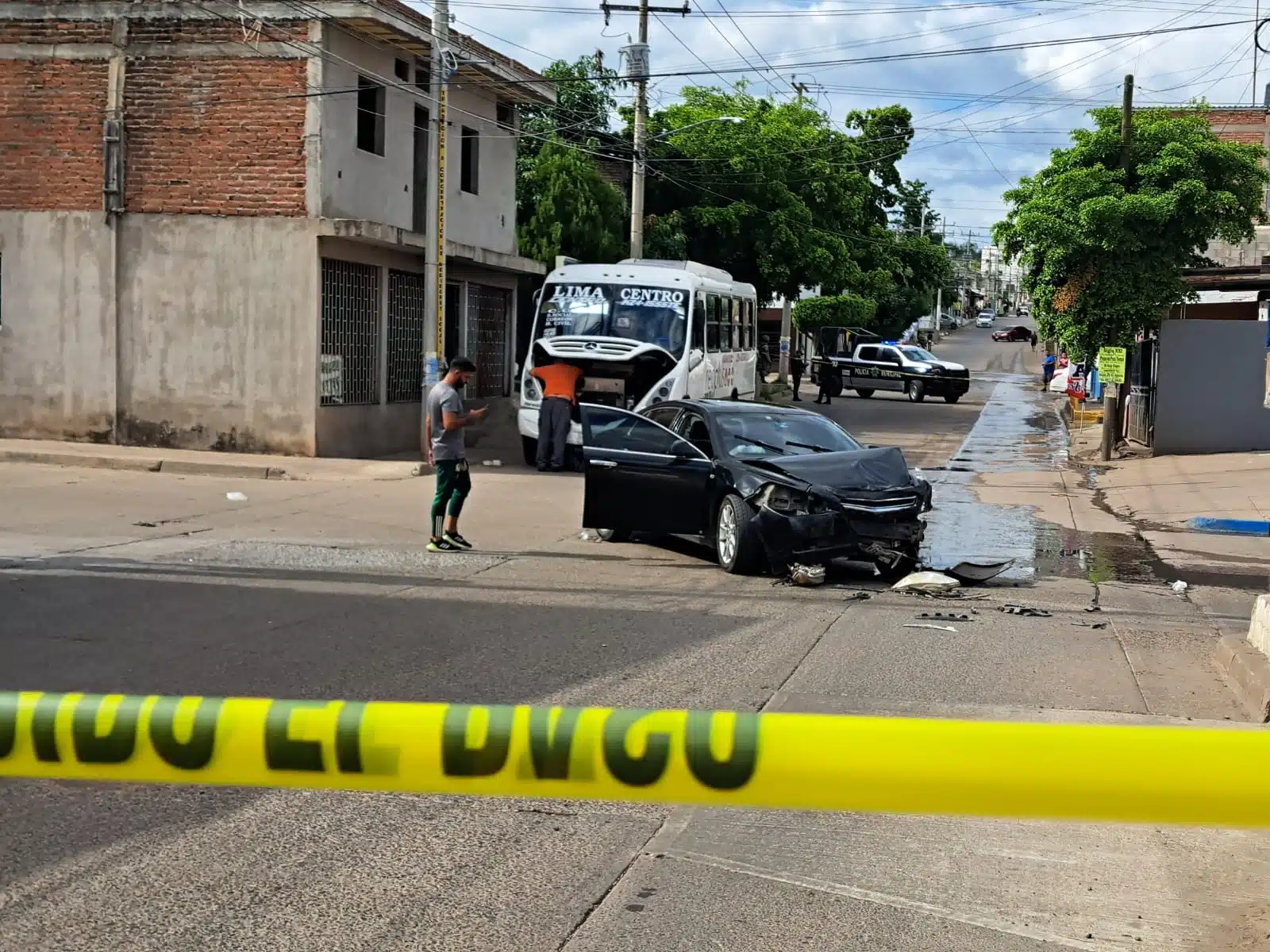 Auto negro chocado Culiacán