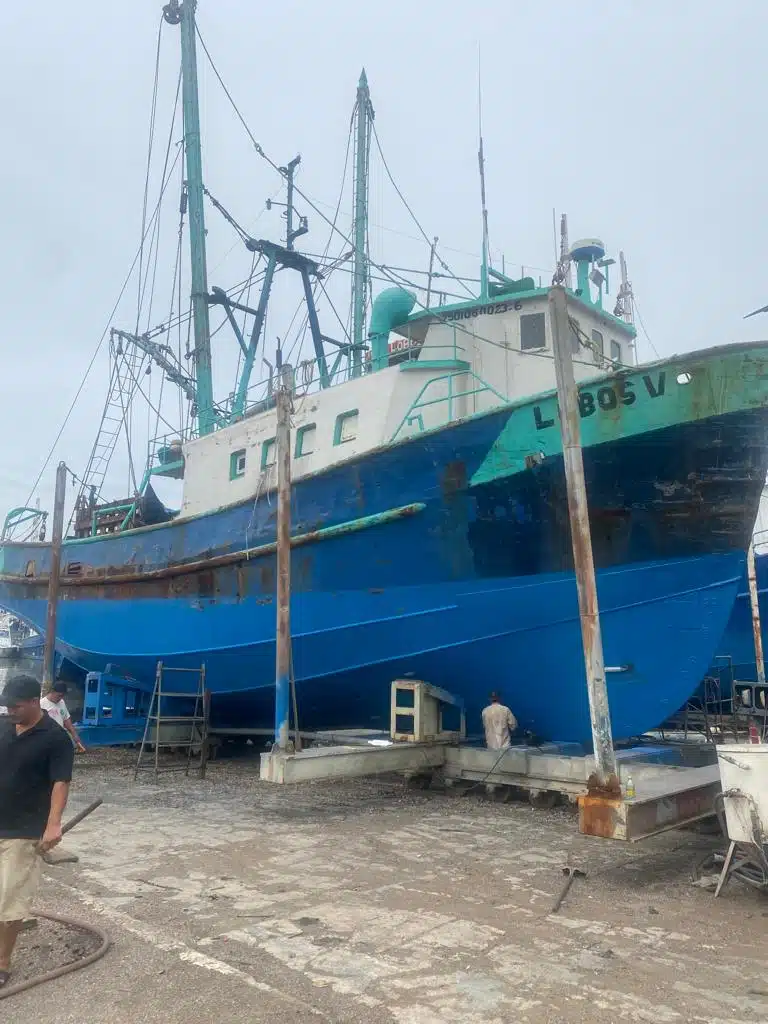 Barco camaronero