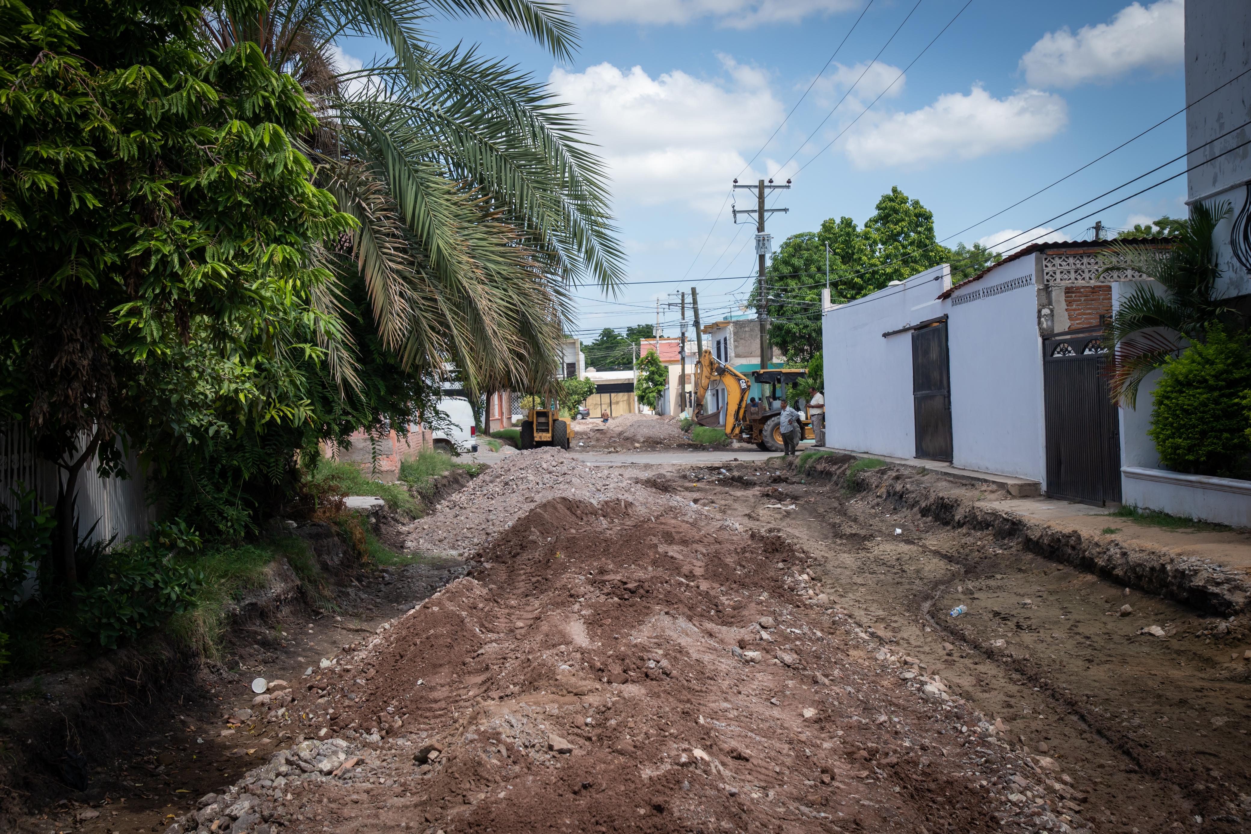 Dan banderazo a obras de pavimentación, en Culiacán.