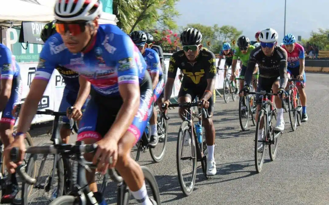 Grupo de jóvenes durante una carrera