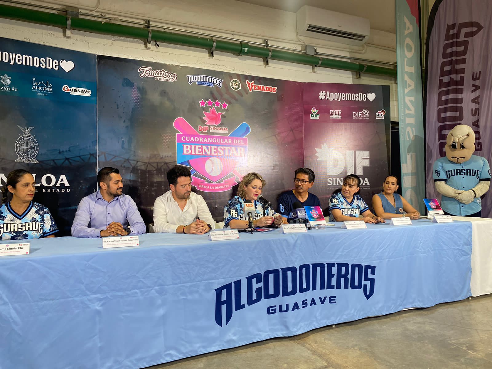 En conferencia de prensa DIF Sinaloa, Ayuntamiento de Guasave y el club Algodoneros presentaron en el Kuroda Park el 