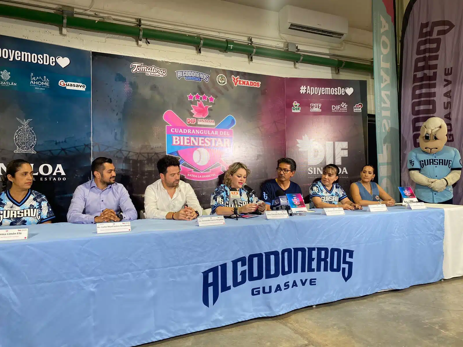 En conferencia de prensa DIF Sinaloa, Ayuntamiento de Guasave y el club Algodoneros presentaron en el Kuroda Park el 