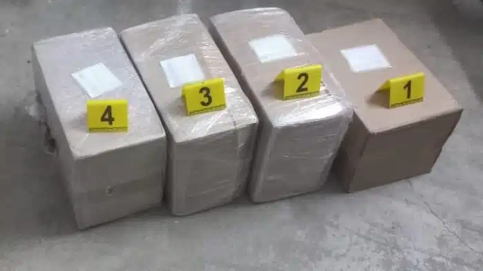 Cajas de cartón con mariguana en su interior