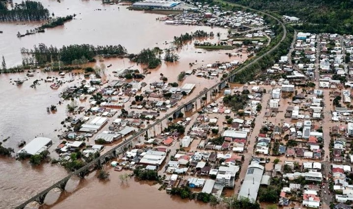 Ciclón en Brasil deja ovejas colgadas en cableado eléctrico