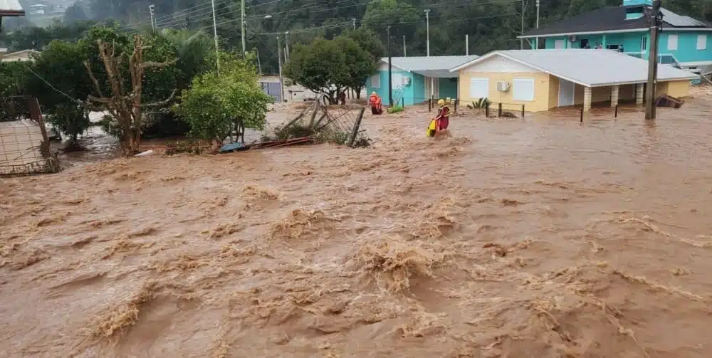 42 muertos y 46 desaparecidos por el ciclón extratropical en Brasil