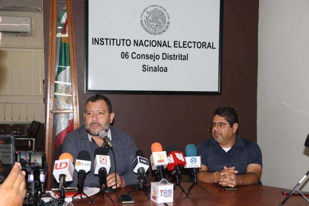 Conferencia en el distrito 06 del INE