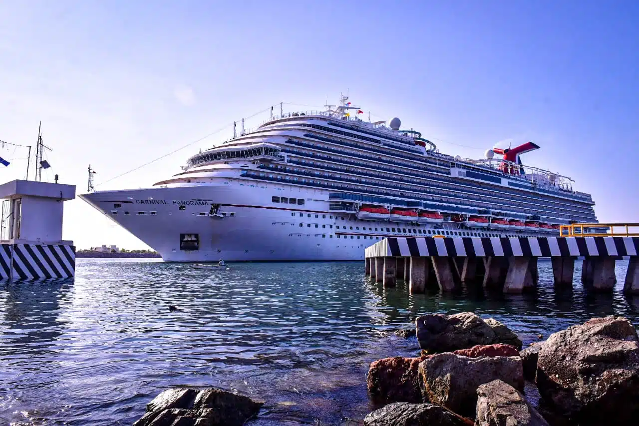 Carnival Panorama llegó este miércoles al puerto de Mazatlán.