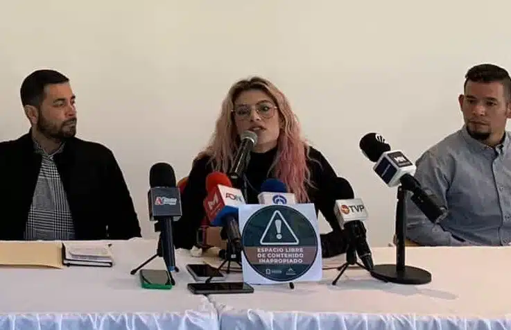 Elisa Serrano Carreón en rueda de prensa