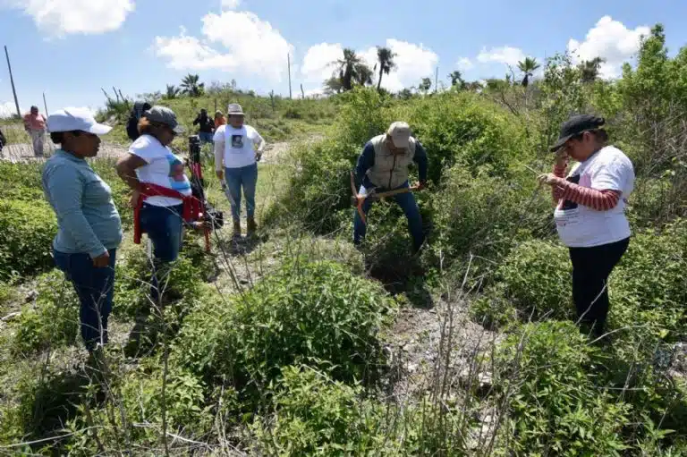 En Tacámbaro, Michoacán, Madres Buscadoras encuentran fosa con 45 cuerpos