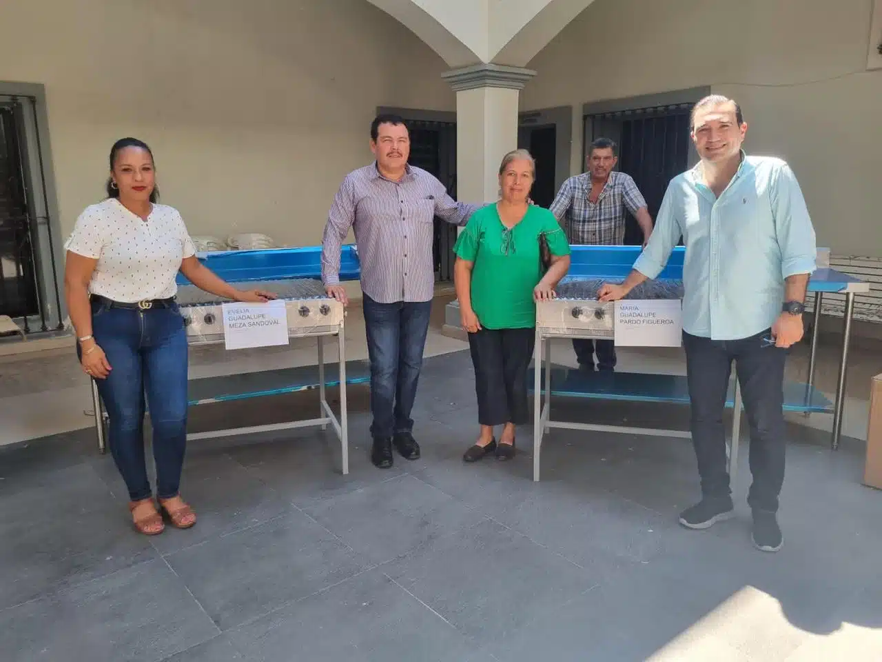 Entrega de equipos productivos para pequeños negocios en San Ignacio.