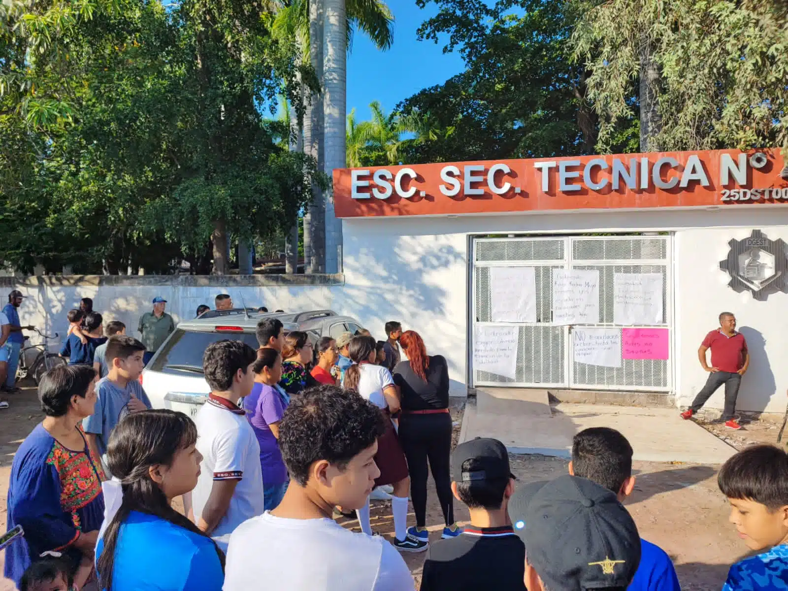 Escuela Secundaria Técnica 46 de Charay en El Fuerte t