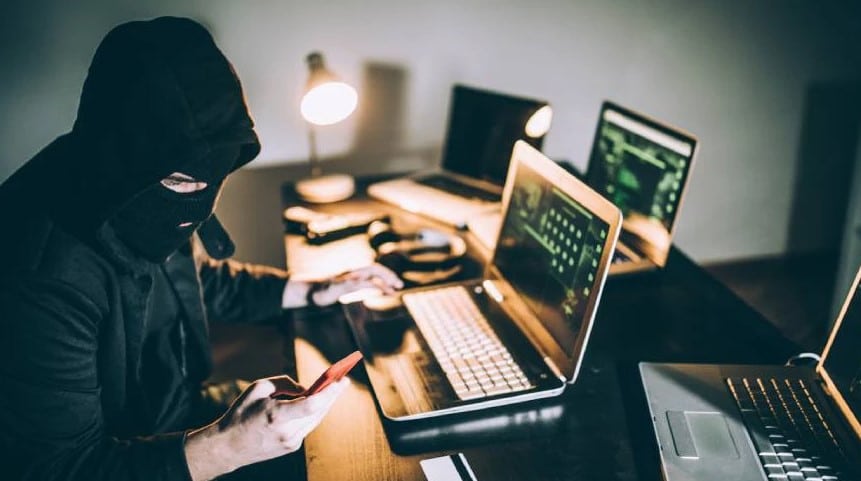Estafadores bancarios usa IA para replicar voz