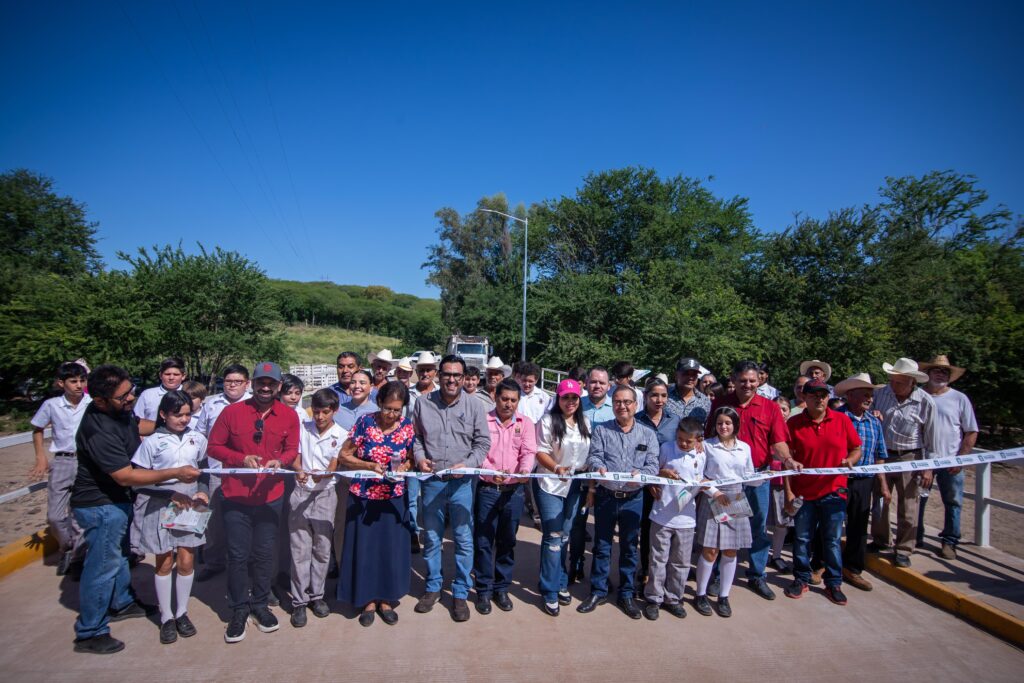 Evento de inauguración de puente vado en Las Tapias Culiacán