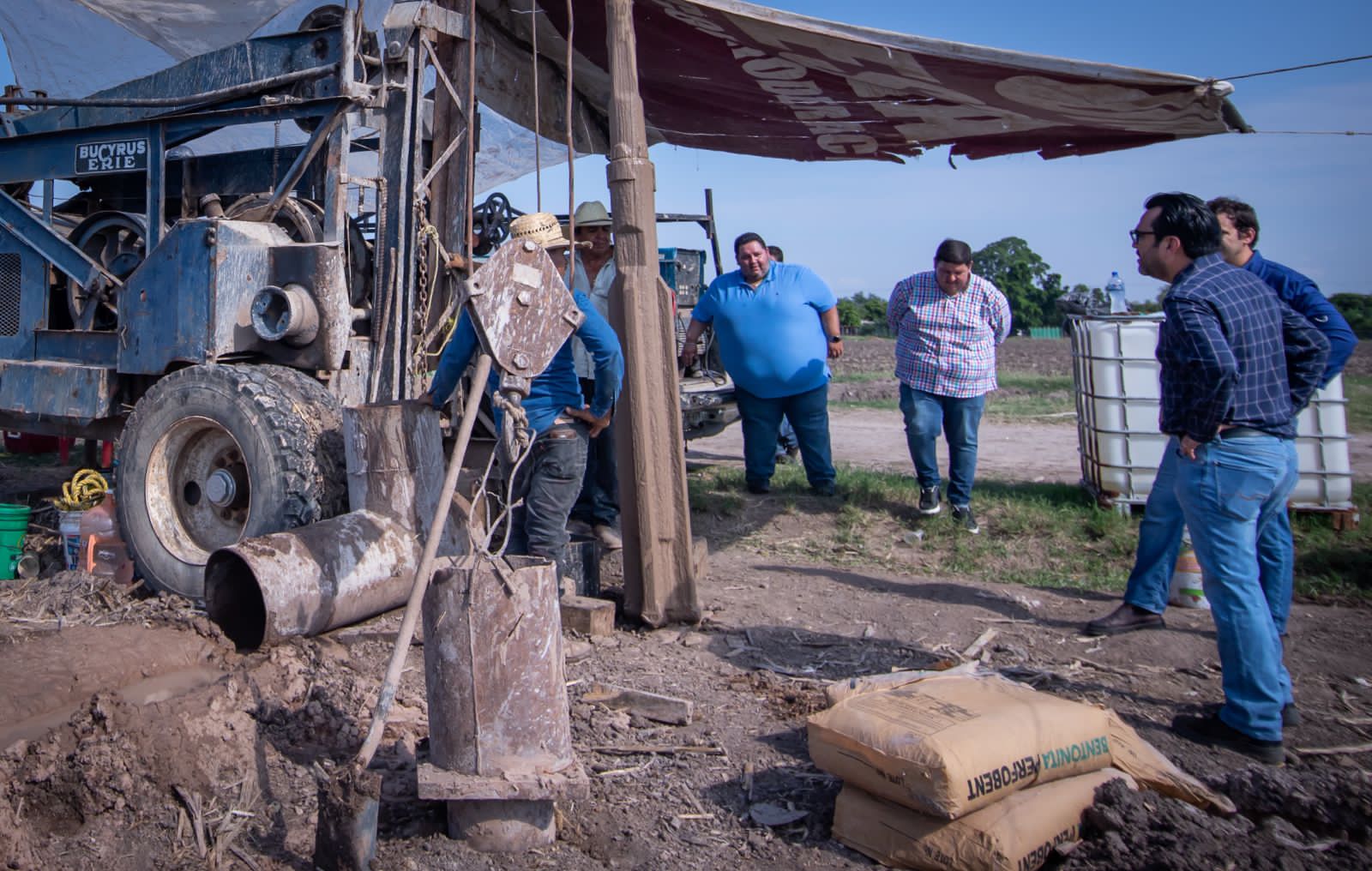 Excavación de pozo en Bachigualatito Culiacán