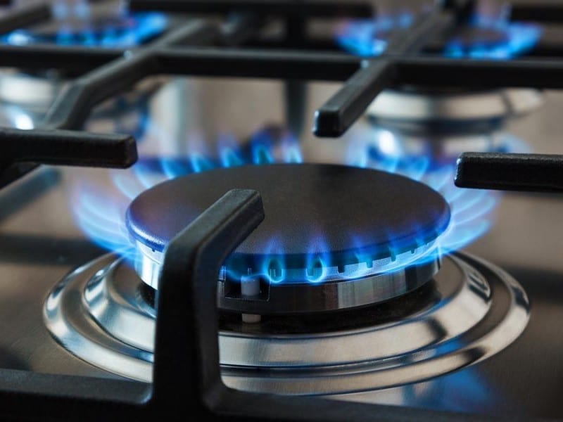 Quemadores encendidos de uhna estufa