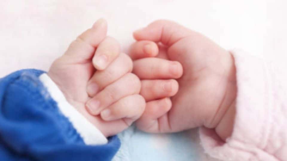 Gemelos de 4 años mueren asfixiados en el baúl de los juguetes