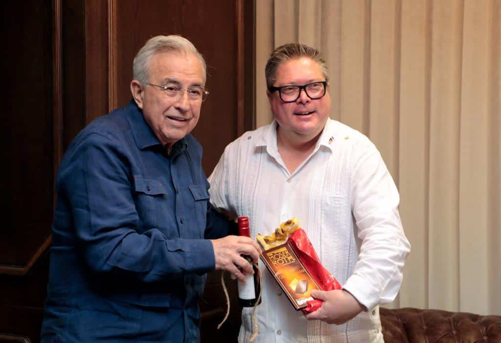 Gobernador Rubén Rocha Moya y el cónsul norteamericano Math Roth