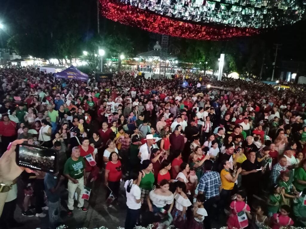 Ceremonia del grito en Guasave