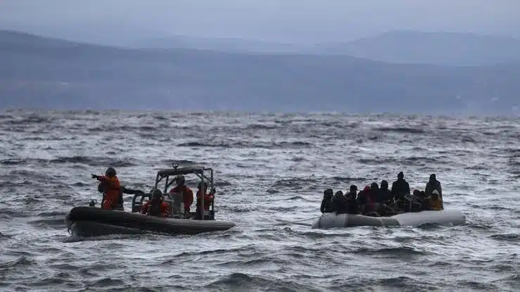 Guardia costera griega rescata a 150 migrantes en el mar Egeo