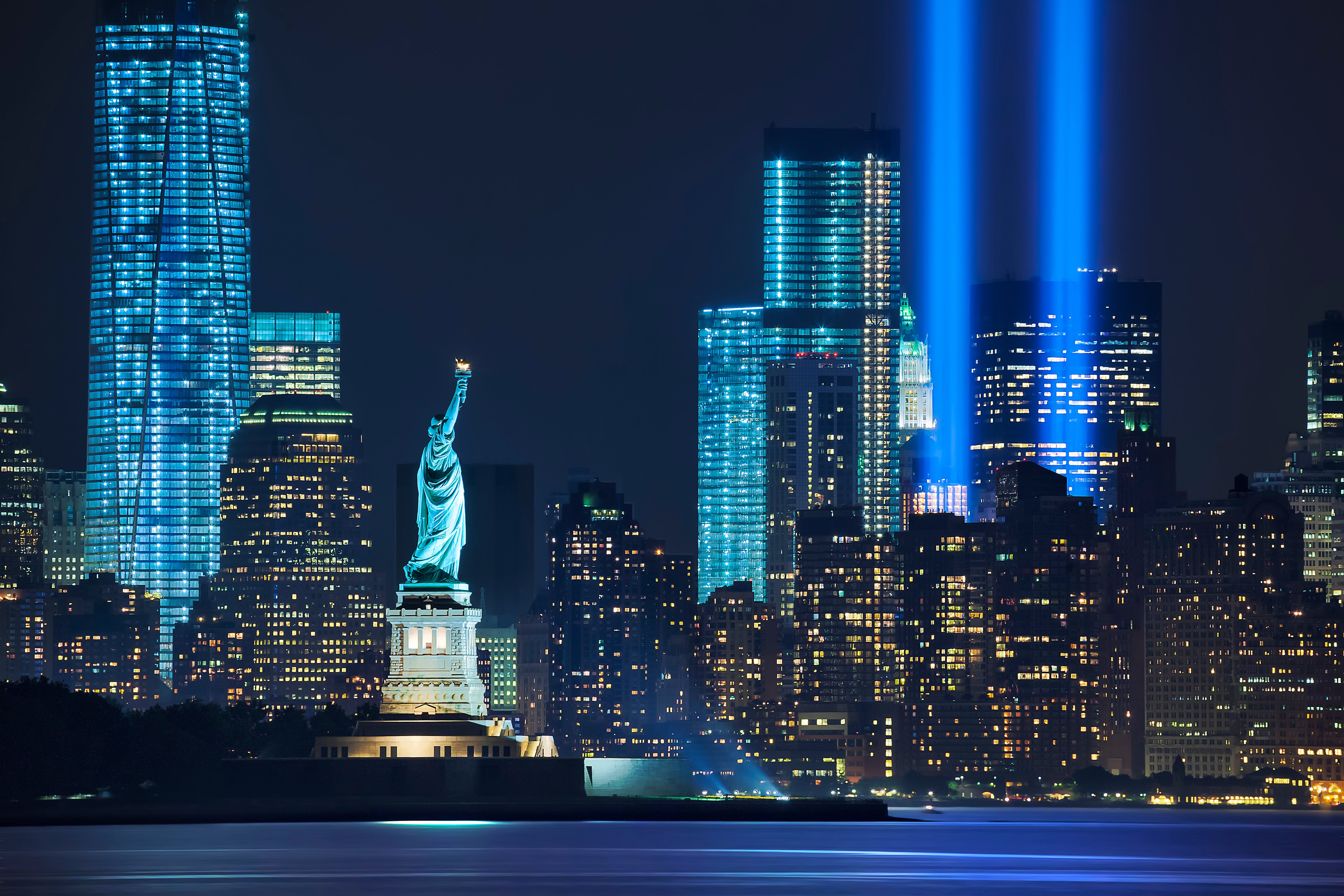 Se ilumina Nueva York en homenaje al atentado del 11-S