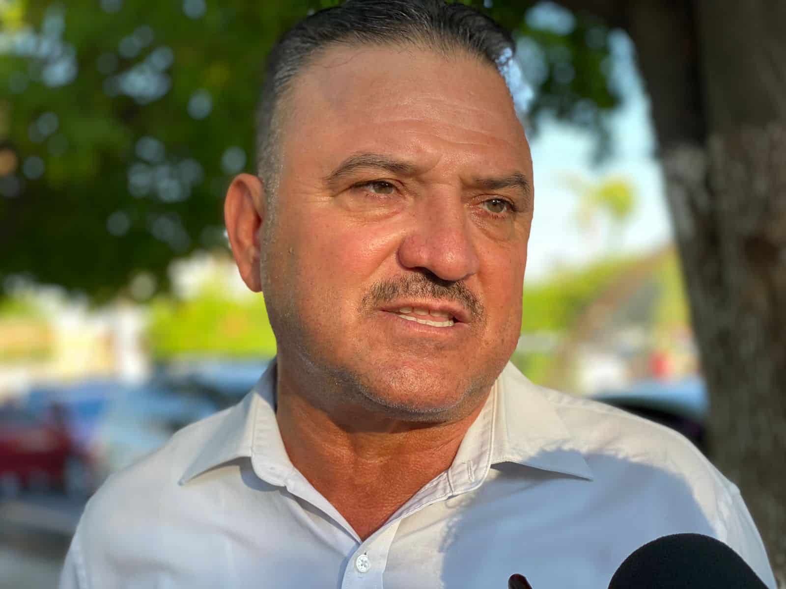 el delegado de Morena en Guasave, Efraín Zavala Espinoza,