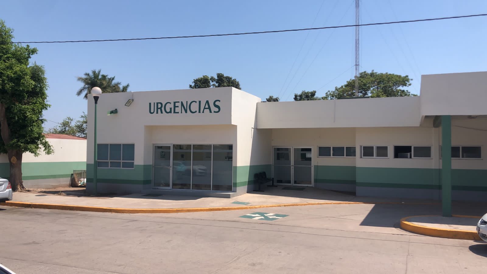 Las mujeres fueron auxiliadas por socorristas de Cruz Roja que las llevaron al hospital IMSS Bienestar.