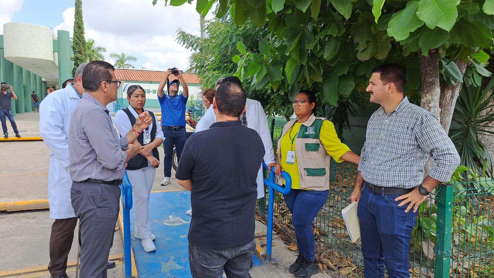 Alcalde de Mazatlán anuncia obras para Para dar solución al problema de inundaciones que afecta a la Clínica del IMSS #16 en la sindicatura de Villa Unión.