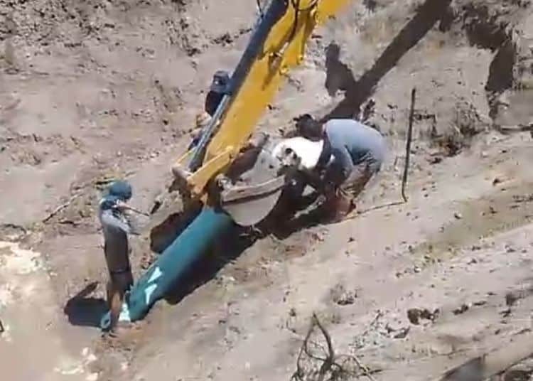 maquinaria en tierra