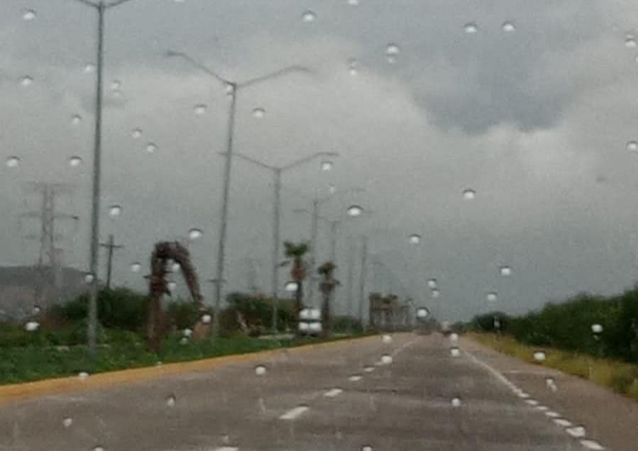 Foto de carretera tomada desde automóvil